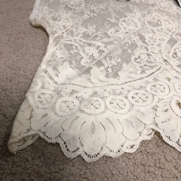 NWT Forever 21 Floral Lace Cream Top - Picture 3 of 4